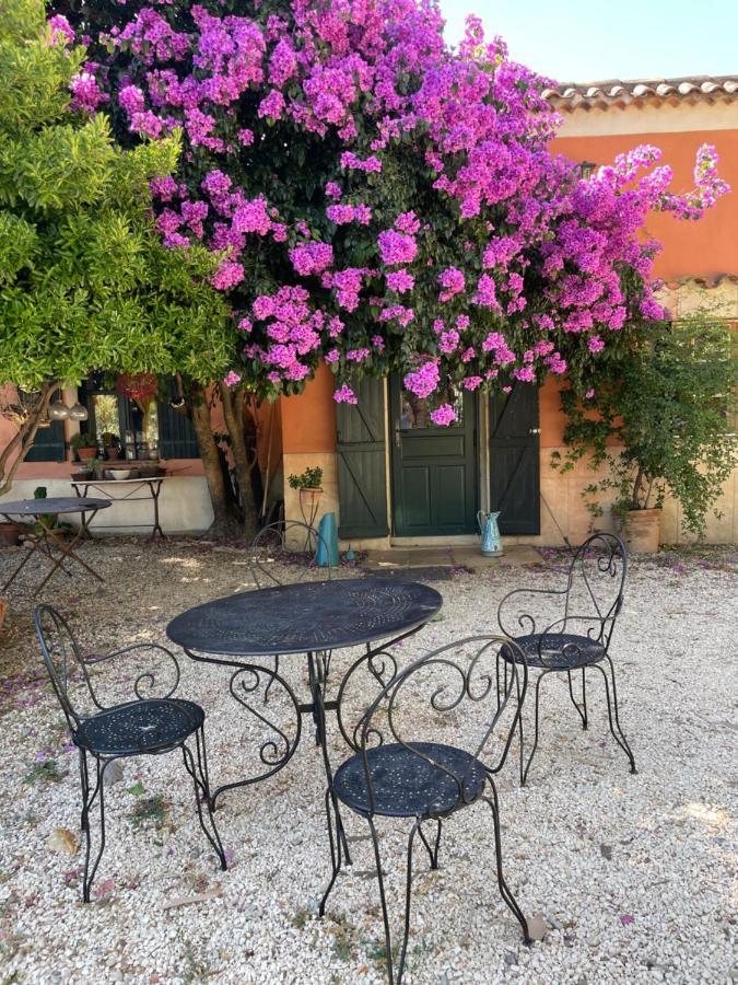 Bed and Breakfast Le Bourguet Solliès-Pont Exterior foto